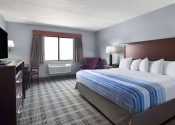 AmericInn by Wyndham Stuart hotel thumbnail 5