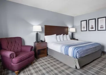 AmericInn by Wyndham Stuart hotel thumbnail 7
