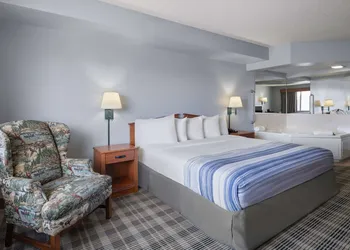 AmericInn by Wyndham Stuart hotel thumbnail 8