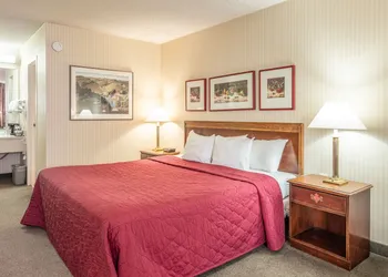 University Place Hotel & Conference Center hotel thumbnail 3
