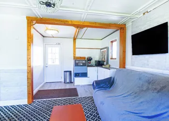 Country Hearth Inn & Suites By OYO Sturgis hotel thumbnail 6