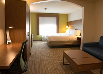 Holiday Inn Express & Suites Elkhart by IHG hotel thumbnail 7