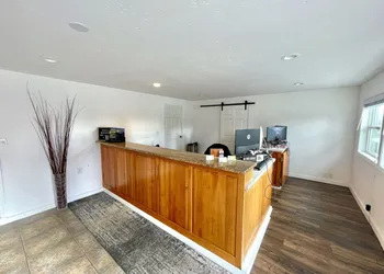 Bend Riverside Rentals hotel thumbnail 2
