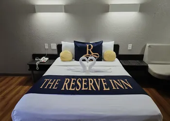 The Reserve Inn hotel thumbnail 4