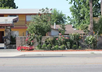 Cinderella Motel hotel thumbnail 2