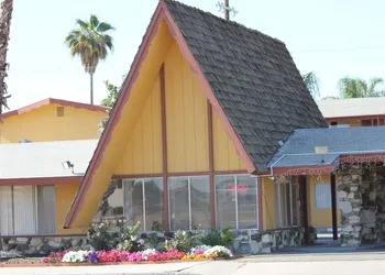Cinderella Motel hotel thumbnail 4