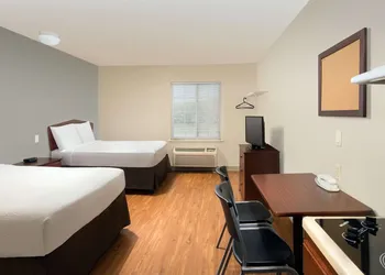 WoodSpring Suites Topeka hotel thumbnail 6