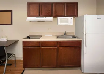 WoodSpring Suites Topeka hotel thumbnail 7