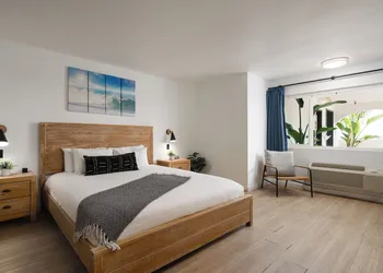The Surfbreak Hotel hotel thumbnail 3