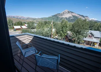 Elk Mountain Lodge hotel thumbnail 6