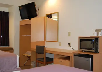 Microtel Inn & Suites by Wyndham Plattsburgh hotel thumbnail 8