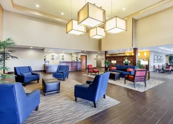 Comfort Suites Marietta - Parkersburg hotel thumbnail 4