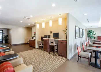 Comfort Suites Marietta - Parkersburg hotel thumbnail 5