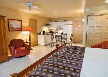 Inn at Spanish Head hotel thumbnail 4