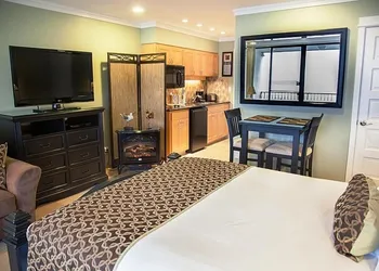Inn at Spanish Head hotel thumbnail 7