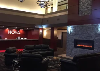Chateau Nova Peace River hotel thumbnail 3
