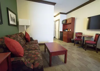 Chateau Nova Peace River hotel thumbnail 6