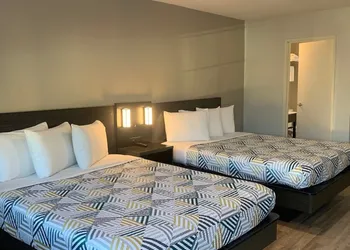 Motel 6 San Diego Airport - Harbor hotel thumbnail 8
