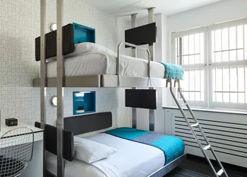 Pod 51 hotel thumbnail 6