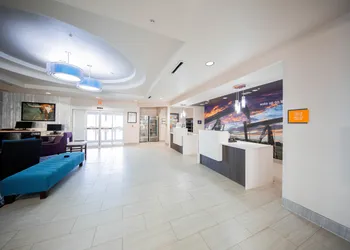La Quinta Inn & Suites by Wyndham Big Spring hotel thumbnail 2