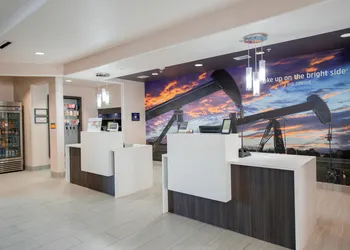 La Quinta Inn & Suites by Wyndham Big Spring hotel thumbnail 5
