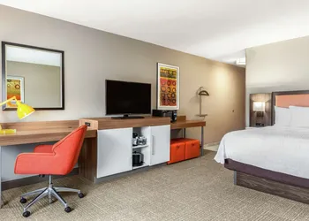 Hampton Inn Athens hotel thumbnail 6