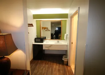 Rice Hill Inn hotel thumbnail 3