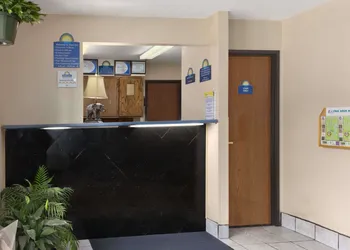 Days Inn by Wyndham Keene NH hotel thumbnail 2