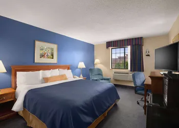 Days Inn by Wyndham Keene NH hotel thumbnail 5