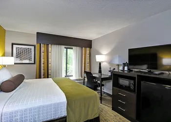 Best Western Plus Hanes Mall Hotel hotel thumbnail 3