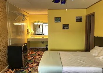 Heritage Inn Mahomet hotel thumbnail 8