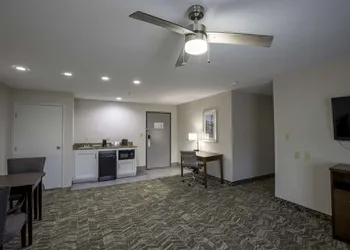 Best Western Plus Vermilion River Inn & Suites hotel thumbnail 8