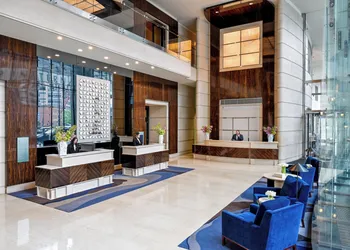 Trump International Hotel & Tower Chicago hotel thumbnail 3