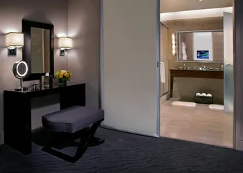 Trump International Hotel & Tower Chicago hotel thumbnail 8