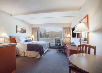 Super 8 by Wyndham Castlegar BC hotel thumbnail 8