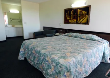 High Desert Motel Joshua Tree National Park hotel thumbnail 8