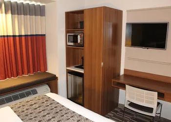 Microtel Inn & Suites by Wyndham Sweetwater hotel thumbnail 7