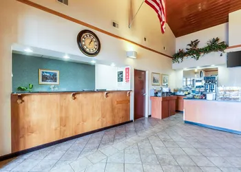 Econo Lodge Inn & Suites Middletown - Winchester South hotel thumbnail 2