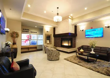 Ramada by Wyndham Emerald Park/Regina East hotel thumbnail 3