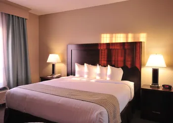 Ramada by Wyndham Emerald Park/Regina East hotel thumbnail 5
