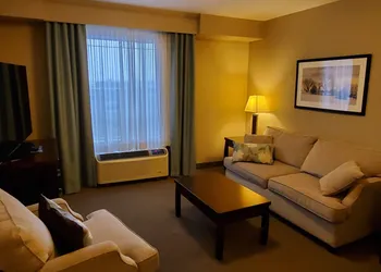 Ramada by Wyndham Emerald Park/Regina East hotel thumbnail 8