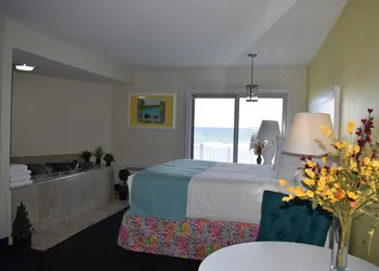 Breakers Resort & Beach Bar hotel thumbnail 4