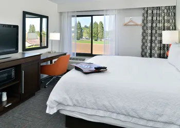 Hampton Inn Portland East hotel thumbnail 6