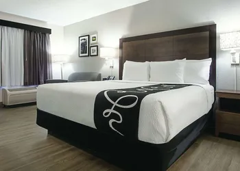 La Quinta Inn by Wyndham West Palm Beach - Florida Turnpike hotel thumbnail 6