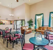 Econo Lodge Inn & Suites Gulfport Airport hotel detail image 4