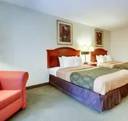 Econo Lodge Inn & Suites Gulfport Airport hotel detail image 5