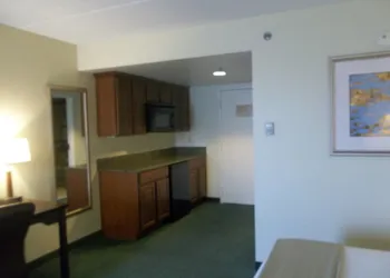 Holiday Inn Express Indianapolis Airport by IHG hotel thumbnail 7