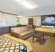 Super 8 by Wyndham New Hampton hotel detail image 3