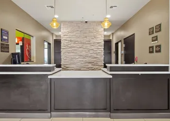 Best Western Lindsay Inn & Suites hotel thumbnail 2