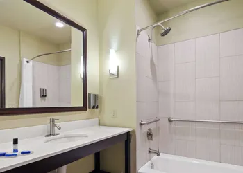 Best Western Lindsay Inn & Suites hotel thumbnail 6
